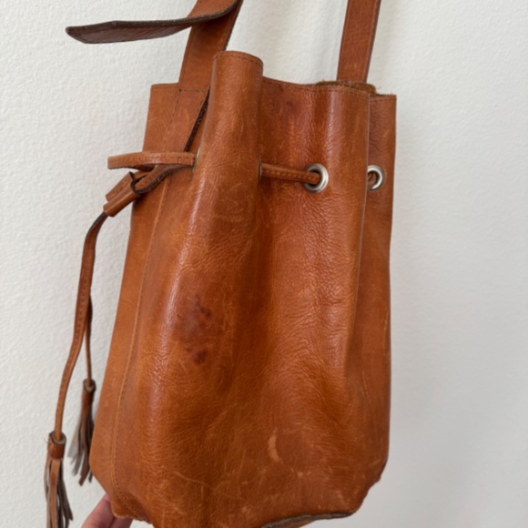 Puro Uta Pin Pin Leather Cross body Shoulder Bucket Bag Cognac - Picture 10 of 10